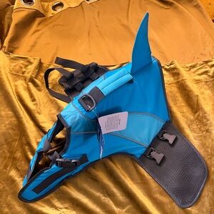 Blue SHARK fin Dog Life Jacket NWT